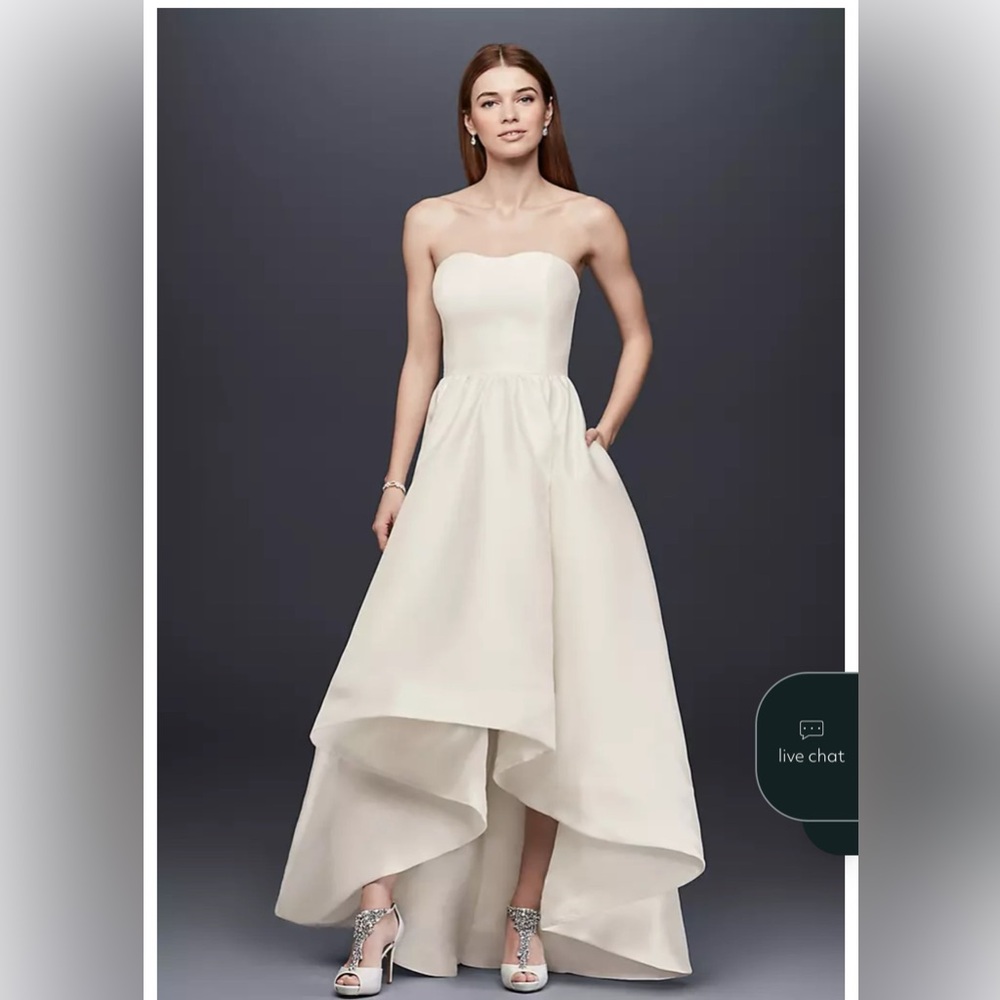 Chic Strapless Cream Gown